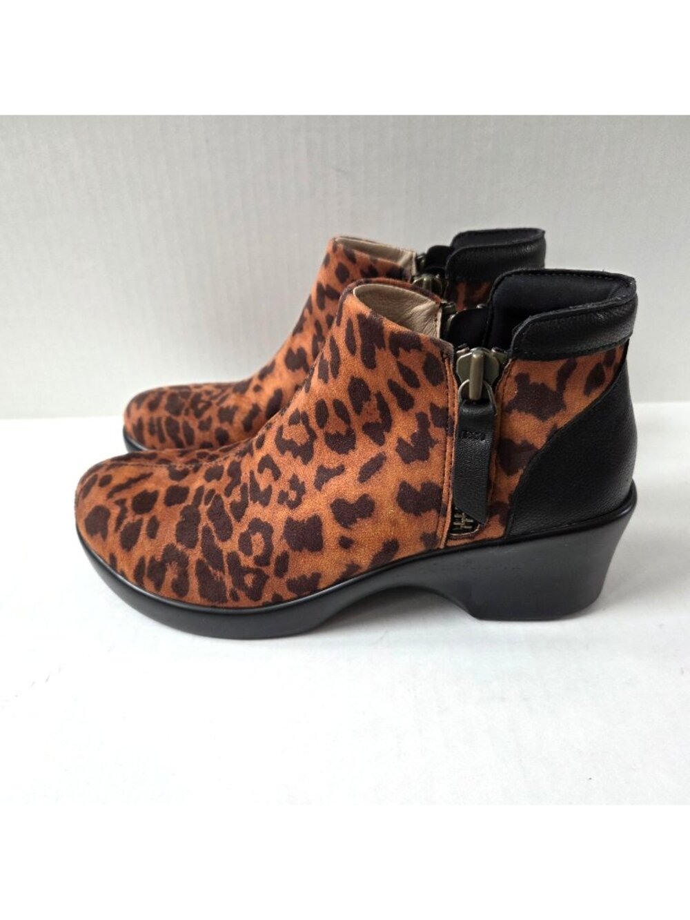 Alegria Boots Womens 37 / 7 7.5 Sloan Suede Leopard Comfort Ankle Booties